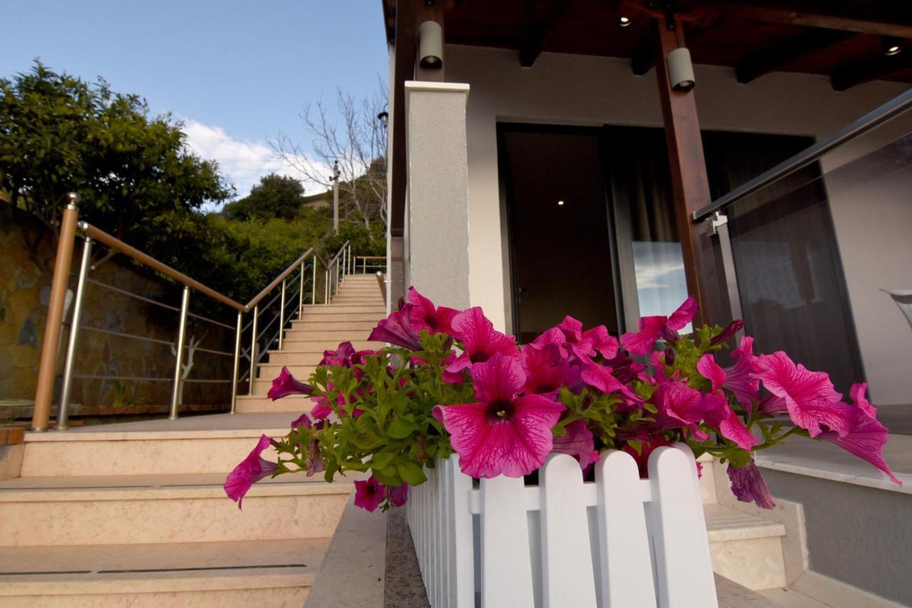 Hotel Ramosaco, Radhime, Vlore エクステリア 写真