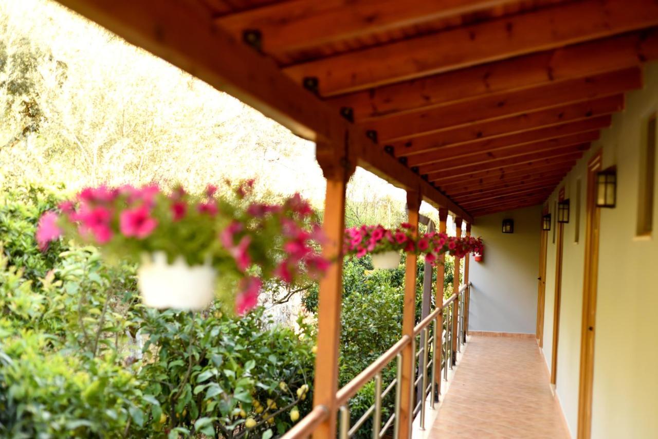 Hotel Ramosaco, Radhime, Vlore エクステリア 写真