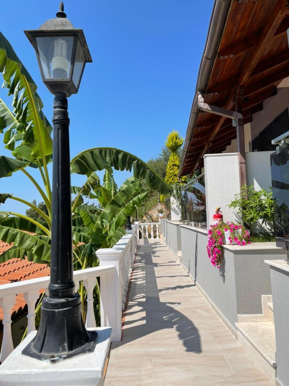 Hotel Ramosaco, Radhime, Vlore エクステリア 写真